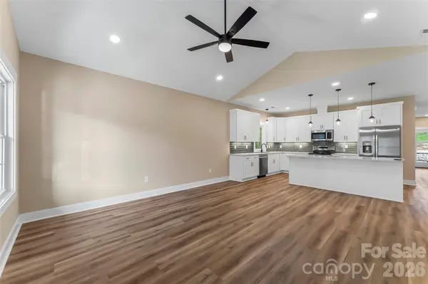 156 Oakdale DR, Morganton, NC 28655