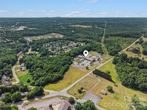 1855 6th ST SE, Hickory, NC 28602