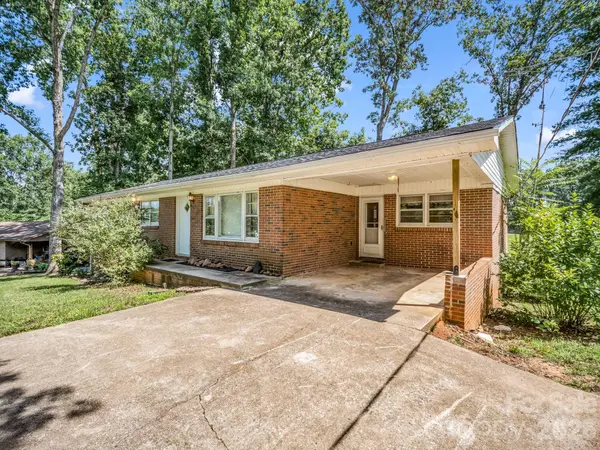 385 Eastview DR, Bostic, NC 28018