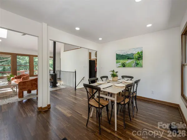 155 Crabapple LN, Asheville, NC 28804