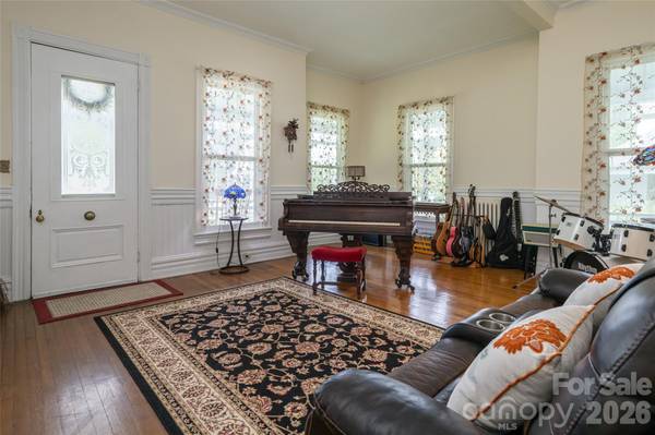 411 W Union ST, Morganton, NC 28655