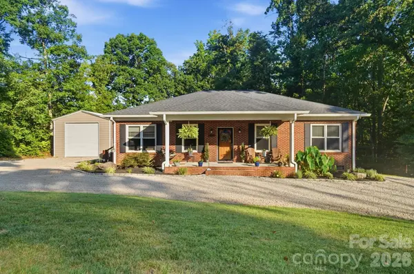 4739 Mountain Island DR W, Charlotte, NC 28214