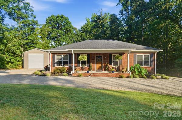 4739 Mountain Island DR W, Charlotte, NC 28214