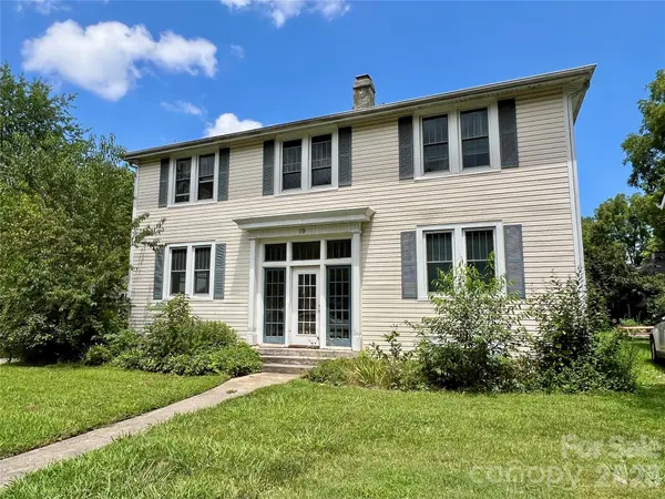 19 Saluda ST, Asheville, NC 28806