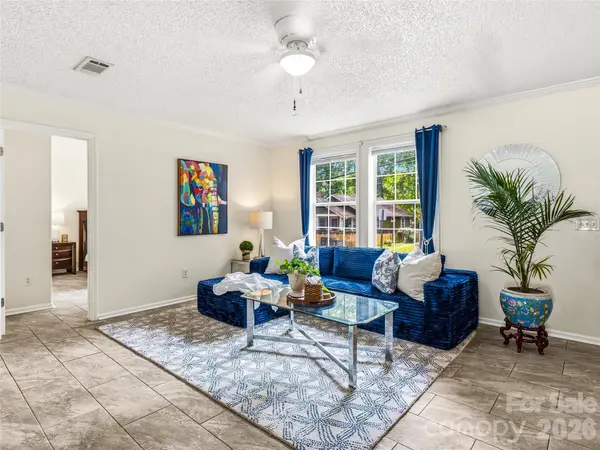 144 Hanover ST, Asheville, NC 28806