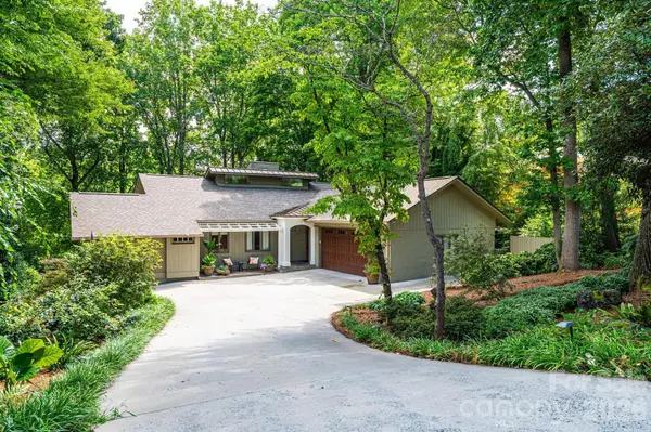 2028 10th Street BLVD NW, Hickory, NC 28601