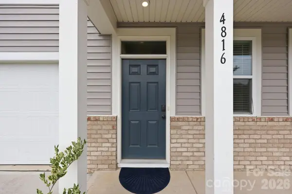 4816 Raspberry Knoll DR, Charlotte, NC 28208