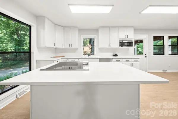 4739 Squirrel Nest LN, Charlotte, NC 28227