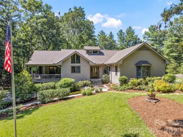 58 Sedgewood CT, Fairview, NC 28730