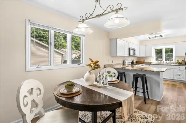 181 N Britton Creek CT, Hendersonville, NC 287891