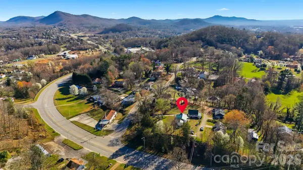 1406 Walt Arney RD SW, Lenoir, NC 28645