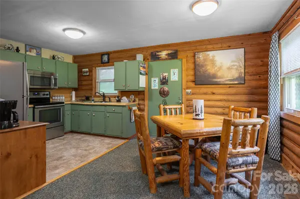 245 Mallard RD, Lake Lure, NC 28746