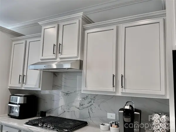 5064 Stonehill LN, Matthews, NC 28104