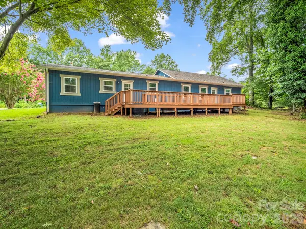611 Peniel RD, Columbus, NC 28722