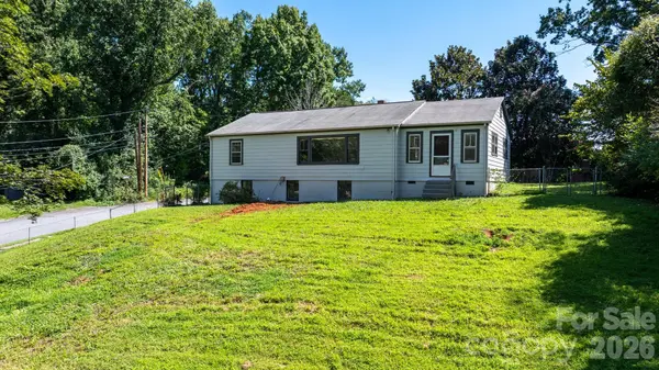 101 Harris DR #8, Morganton, NC 28655