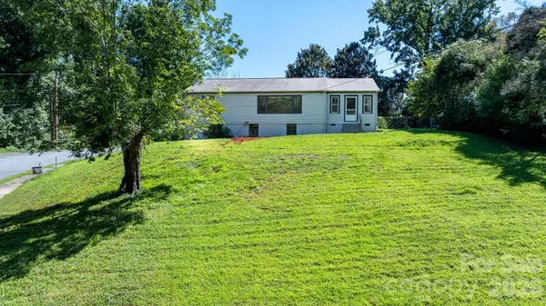 101 Harris DR #8, Morganton, NC 28655