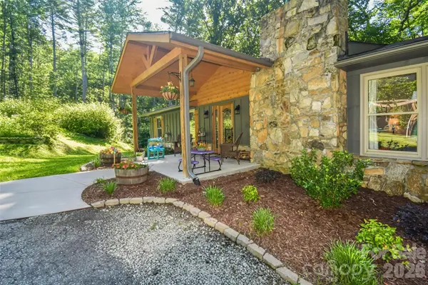 336 Hillside RD, Penrose, NC 28766