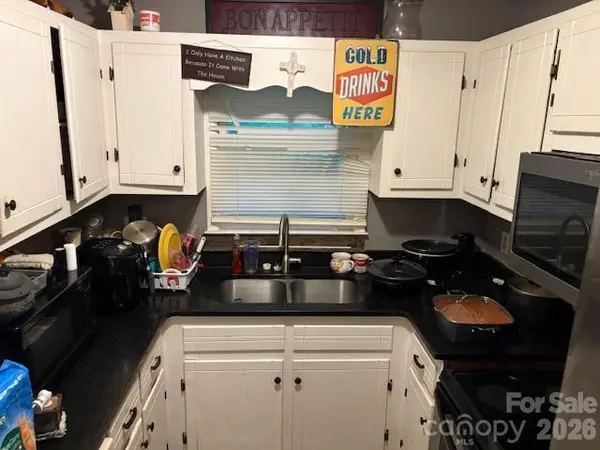 7868 Kinglet RD, Connelly Springs, NC 28612