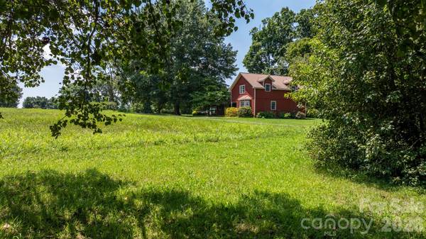 2097 Hermit TRL, Newton, NC 28658
