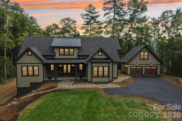 318 Mountain Home TRL, Brevard, NC 28712