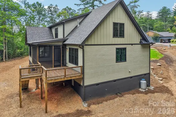 318 Mountain Home TRL, Brevard, NC 28712