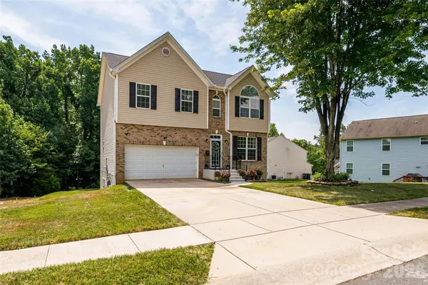 4816 Eagle Creek DR, Charlotte, NC 28269