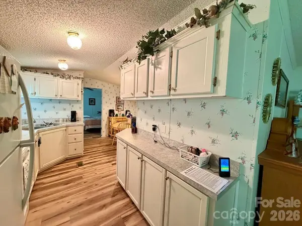 471 Crawford Cemetery RD, Sylva, NC 28779