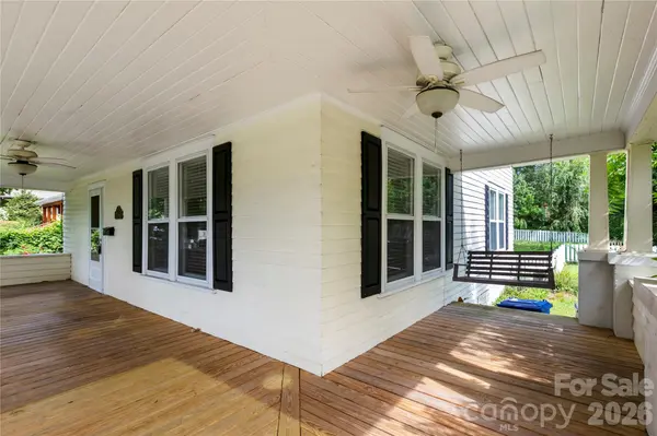 729 5th AVE W, Hendersonville, NC 28739