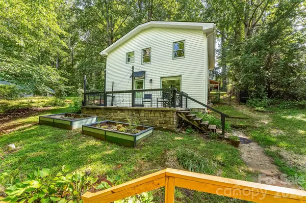 141 Silversteen DR, Brevard, NC 28712