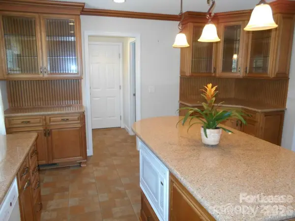 1330 E Barden RD, Charlotte, NC 28226