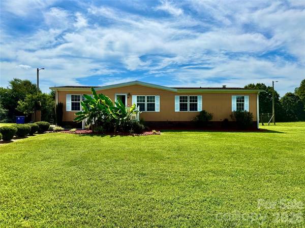 1104 Spring Meadow DR, Woodleaf, NC 27054