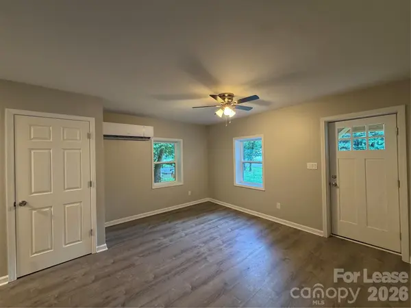 2621 E Greenbriar RD, Statesville, NC 28625