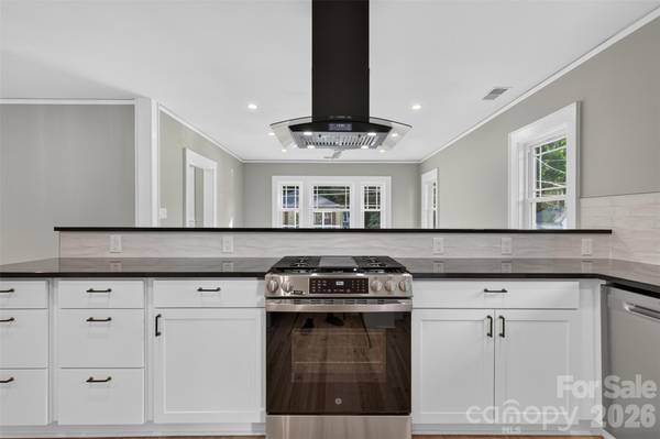 217 Norwood ST SW, Lenoir, NC 28645