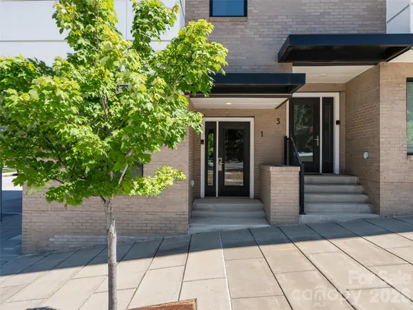 1 Bauhaus CT, Asheville, NC 28801
