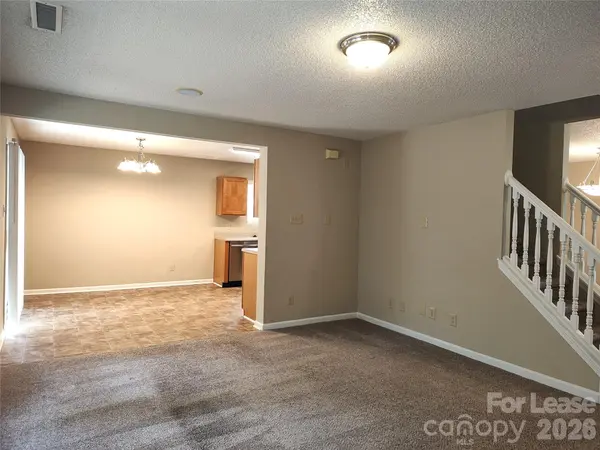 2038 Dunsmore LN, Waxhaw, NC 28173
