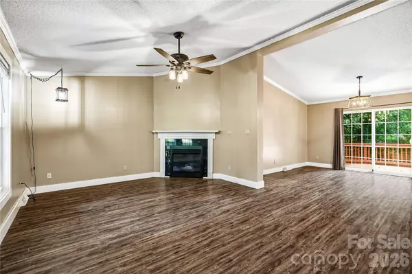 3555 Lake Bluff DR, Sherrills Ford, NC 28673