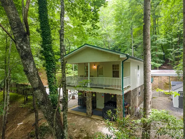 324 Bill Crisp RD, Robbinsville, NC 28771