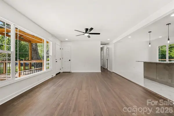 4219 Tipperary PL, Charlotte, NC 28215