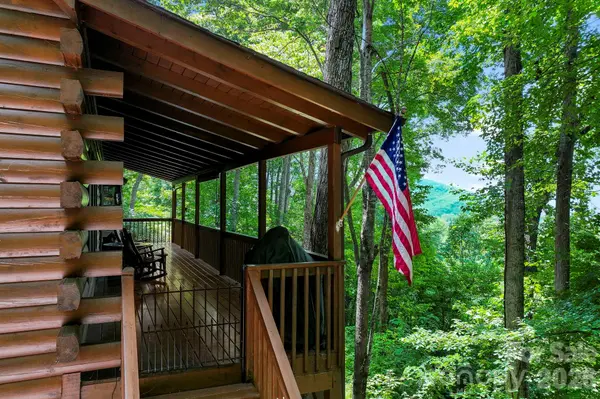 394 Hickory DR, Waynesville, NC 28786