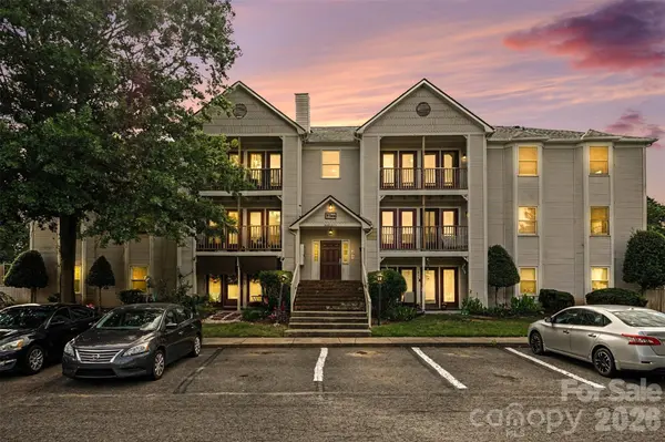 6165 Meadow Rose LN, Charlotte, NC 28215