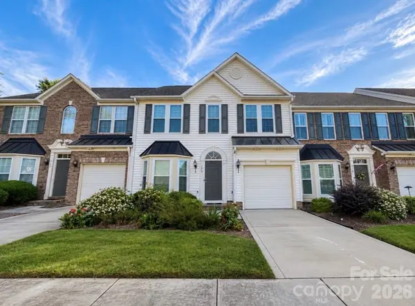320 Shingleoak DR, Clover, SC 29710