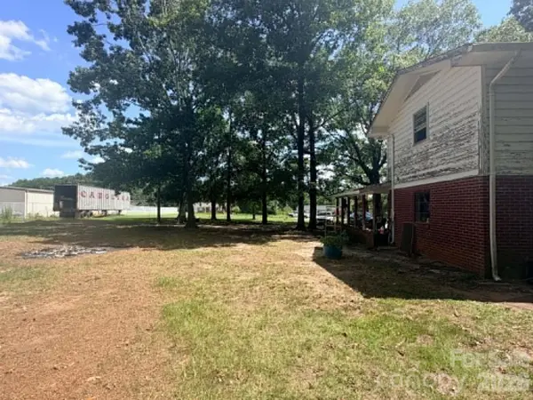 1663 Harris Henrietta RD, Forest City, NC 28043