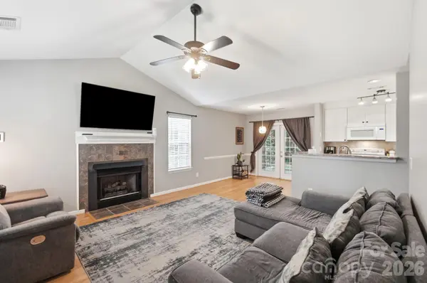 108 Fox Glove DR, Mooresville, NC 28115
