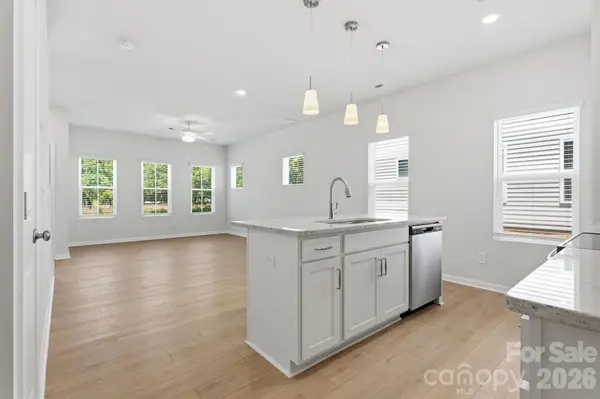 4618 Lakeview RD, Charlotte, NC 28216