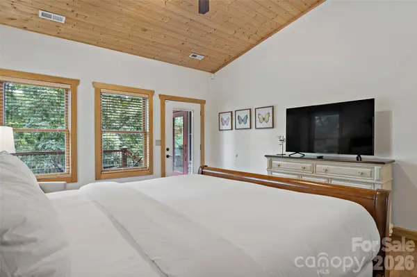 179 Rock Spring RD, Lake Lure, NC 28746