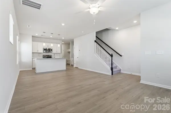 4624 Lakeview RD, Charlotte, NC 28216