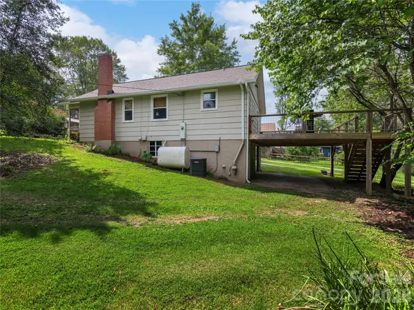 73 Fair Oaks RD, Arden, NC 28704