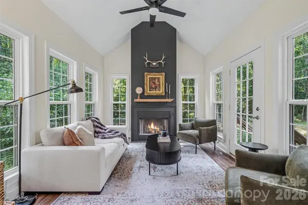 7024 Rothmore ST, Charlotte, NC 28215