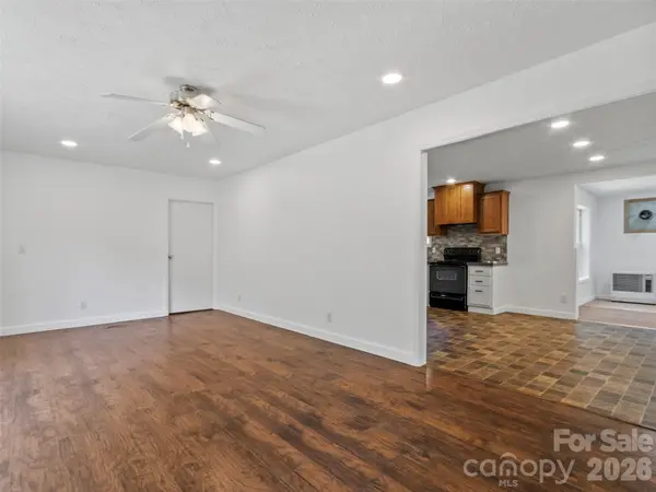 797 Pleasant Valley RD, Burnsville, NC 28714