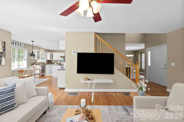 20 Good Day CT, Candler, NC 28715